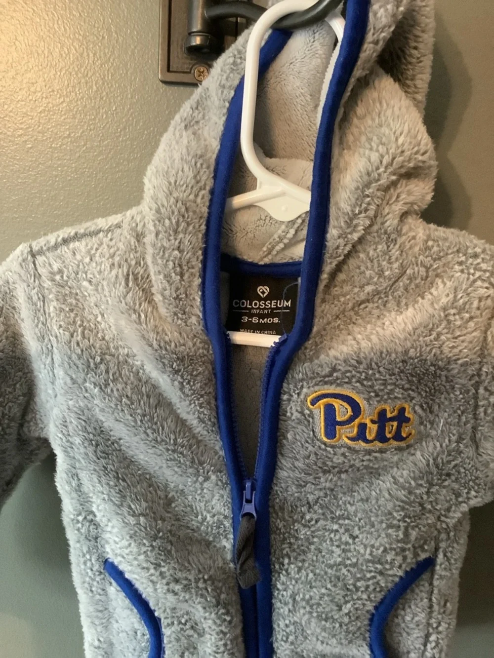Pitt Gray Fleece Hooded Colosseum 3-6 months Jacket for Kids. EUC.